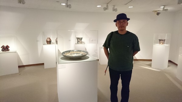 ミュージアム コレクション　コーナー展示「濱田窯ノ系譜―濱田晋作　濱田友緒展」会場にて